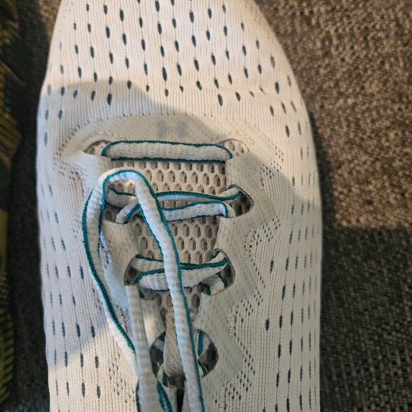 Under Armour HOVR White Neon Green athletic running gym shoes sneakers 10.5 - Picture 6 of 11